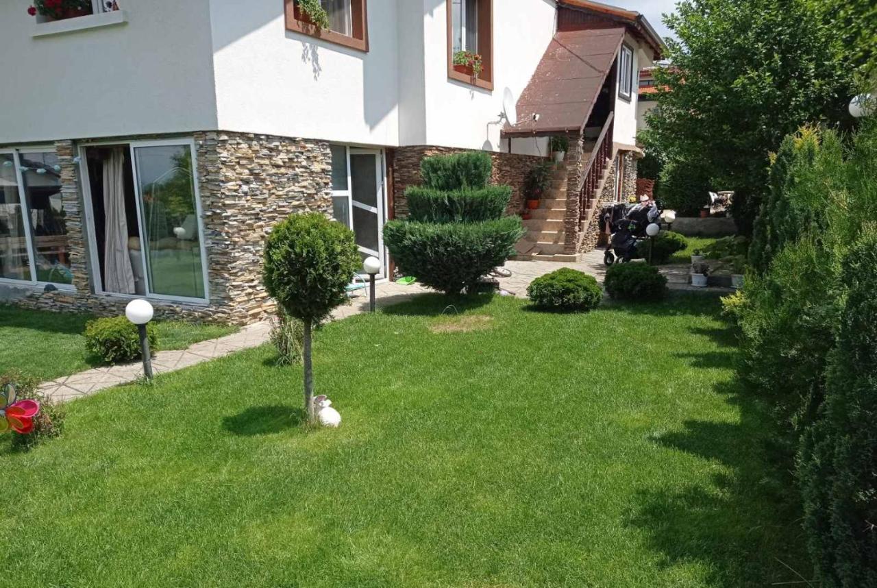 Семейна Къща Лазарови Sapareva Banya Exterior foto